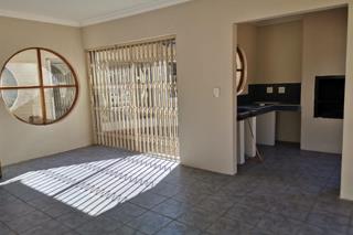 To Let 4 Bedroom Property for Rent in Morehill Gauteng