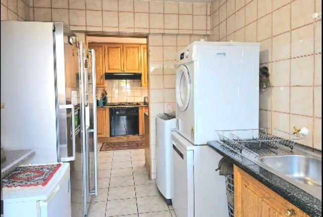To Let 4 Bedroom Property for Rent in Monument Park Gauteng