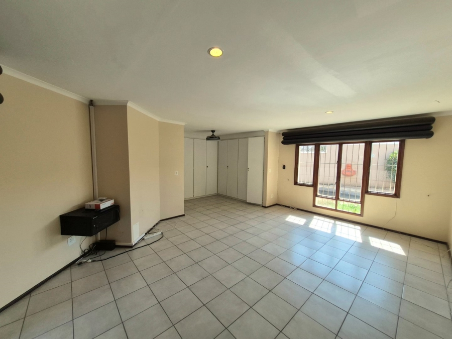 To Let 4 Bedroom Property for Rent in Monument Park Gauteng