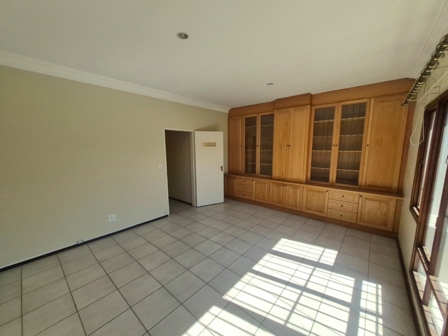 To Let 4 Bedroom Property for Rent in Monument Park Gauteng