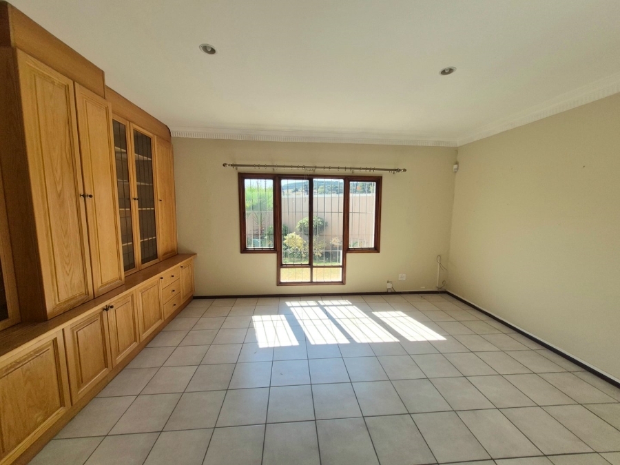To Let 4 Bedroom Property for Rent in Monument Park Gauteng