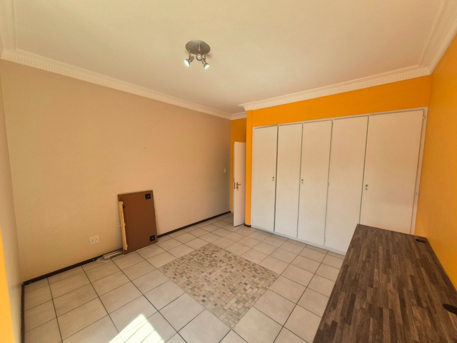 To Let 4 Bedroom Property for Rent in Monument Park Gauteng