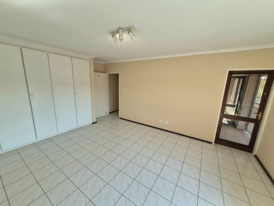 To Let 4 Bedroom Property for Rent in Monument Park Gauteng