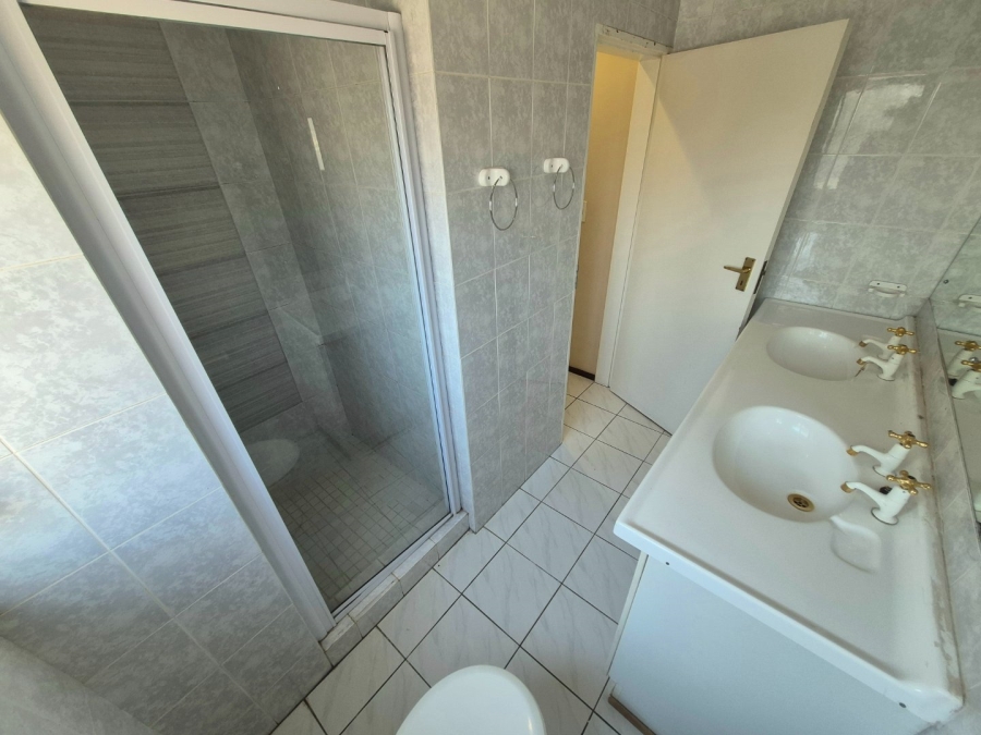 To Let 4 Bedroom Property for Rent in Monument Park Gauteng