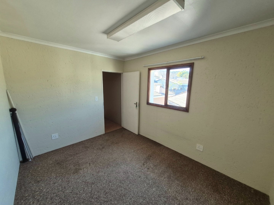 To Let 4 Bedroom Property for Rent in Monument Park Gauteng