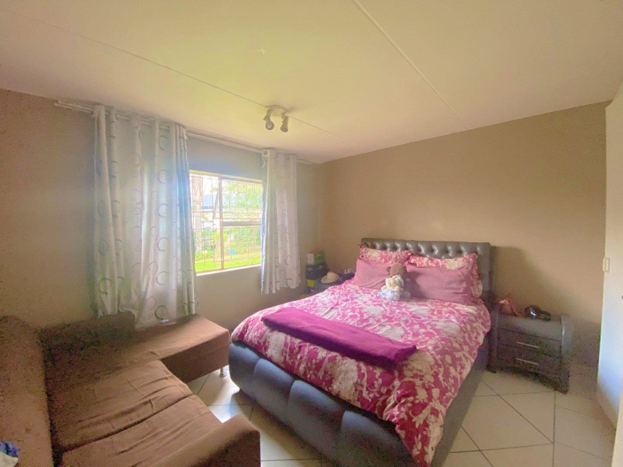 2 Bedroom Property for Sale in Vorna Valley Gauteng