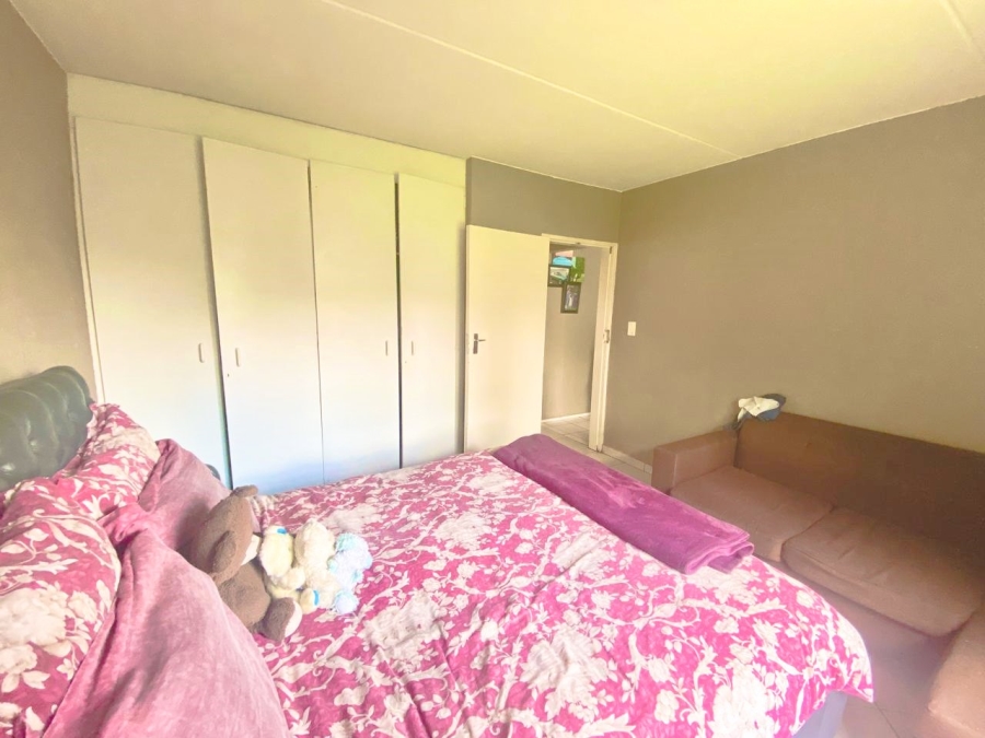 2 Bedroom Property for Sale in Vorna Valley Gauteng