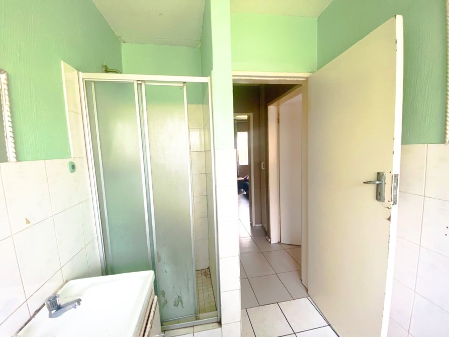 2 Bedroom Property for Sale in Vorna Valley Gauteng