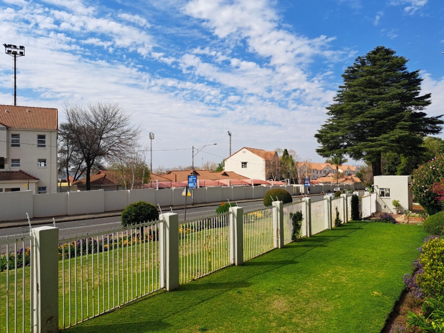 3 Bedroom Property for Sale in Birdhaven Gauteng