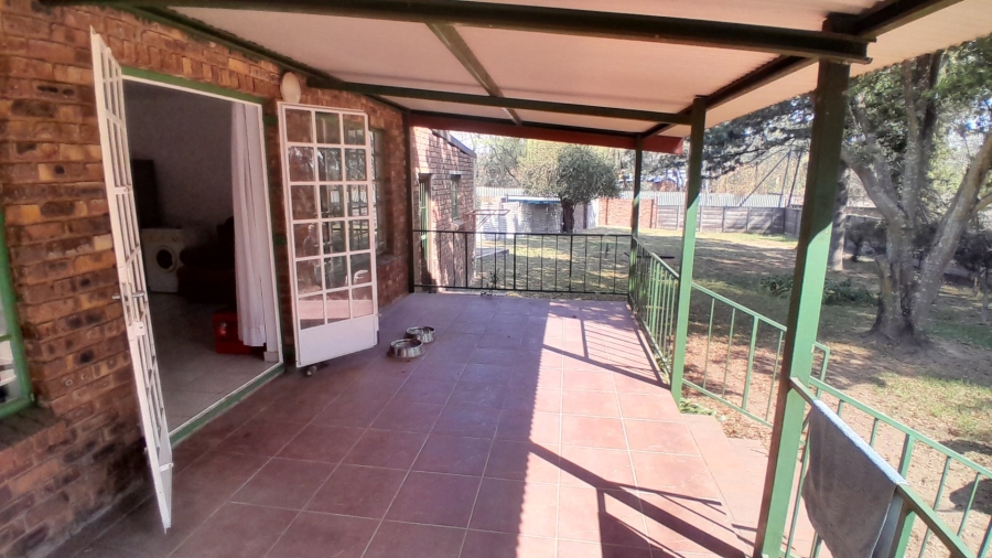 To Let 2 Bedroom Property for Rent in Glen Austin Gauteng