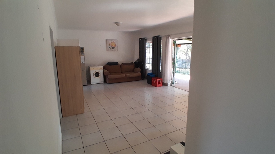 To Let 2 Bedroom Property for Rent in Glen Austin Gauteng
