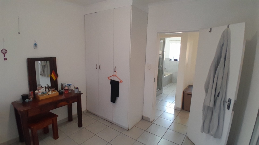 To Let 2 Bedroom Property for Rent in Glen Austin Gauteng