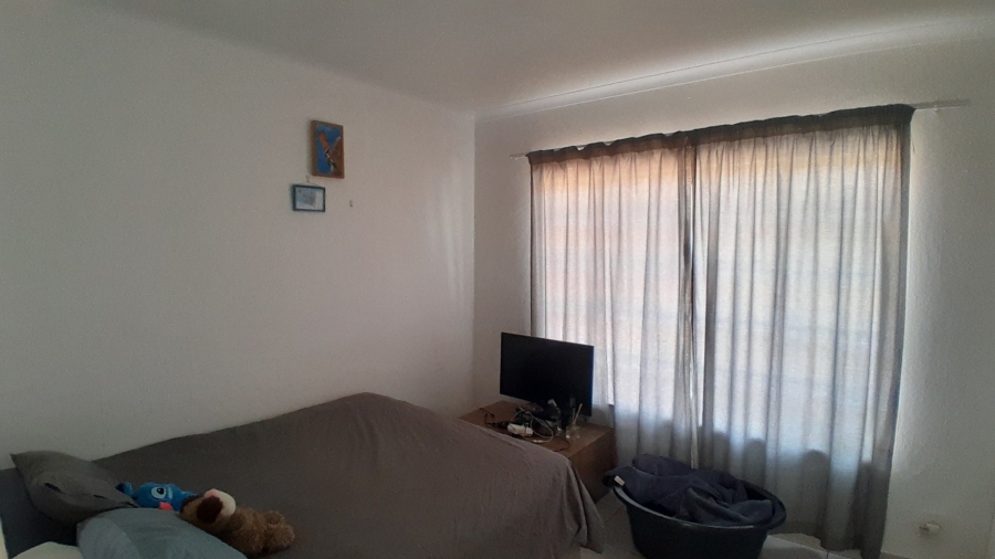 To Let 2 Bedroom Property for Rent in Glen Austin Gauteng