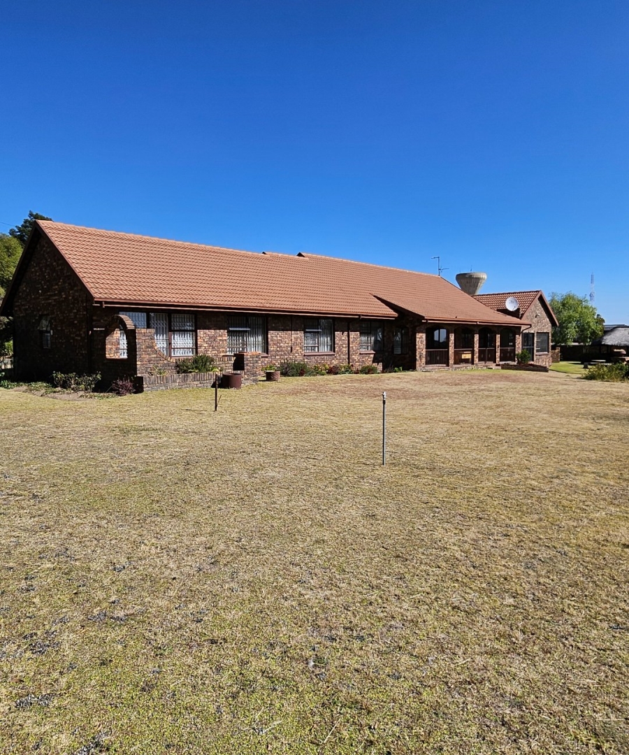 To Let 4 Bedroom Property for Rent in Randjesfontein A H Gauteng