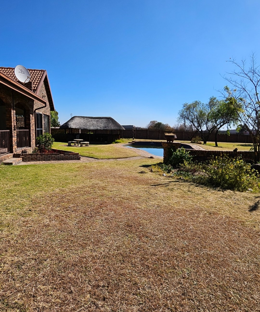 To Let 4 Bedroom Property for Rent in Randjesfontein A H Gauteng
