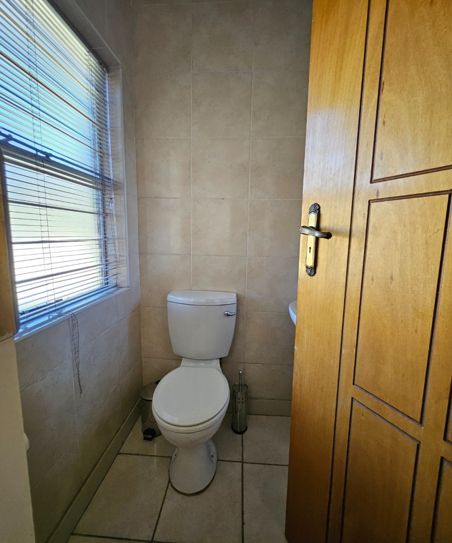 To Let 4 Bedroom Property for Rent in Randjesfontein A H Gauteng