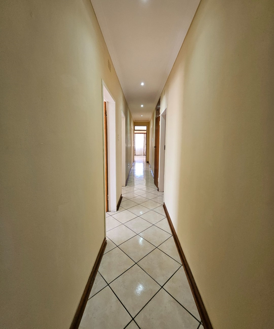 To Let 4 Bedroom Property for Rent in Randjesfontein A H Gauteng