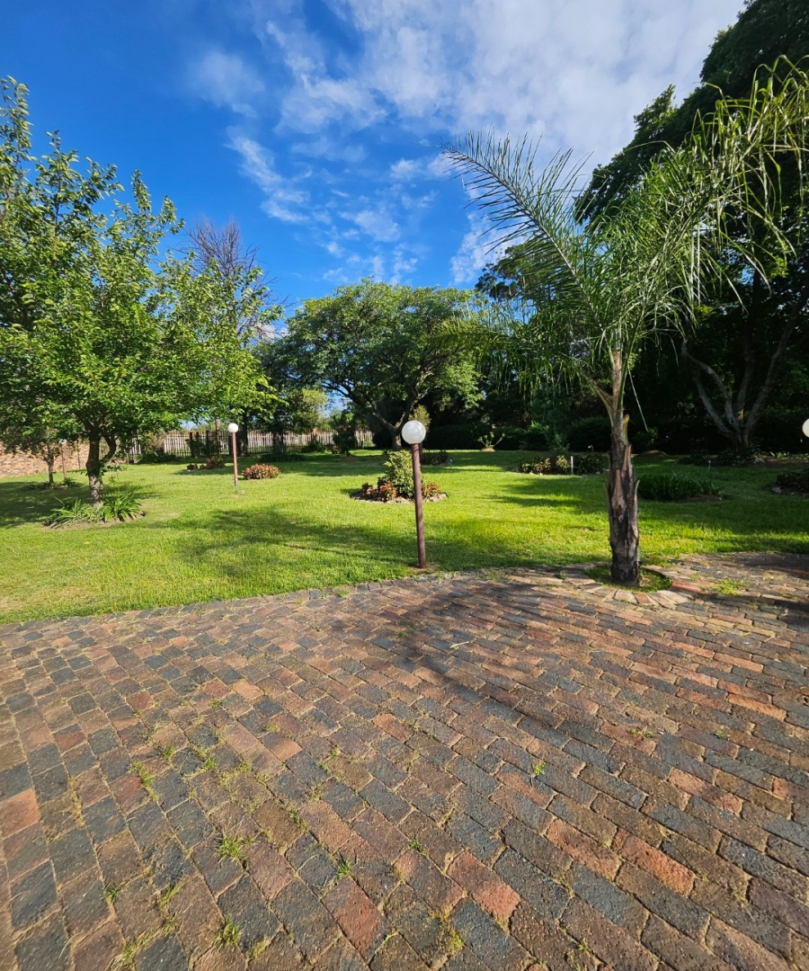 To Let 4 Bedroom Property for Rent in Randjesfontein A H Gauteng