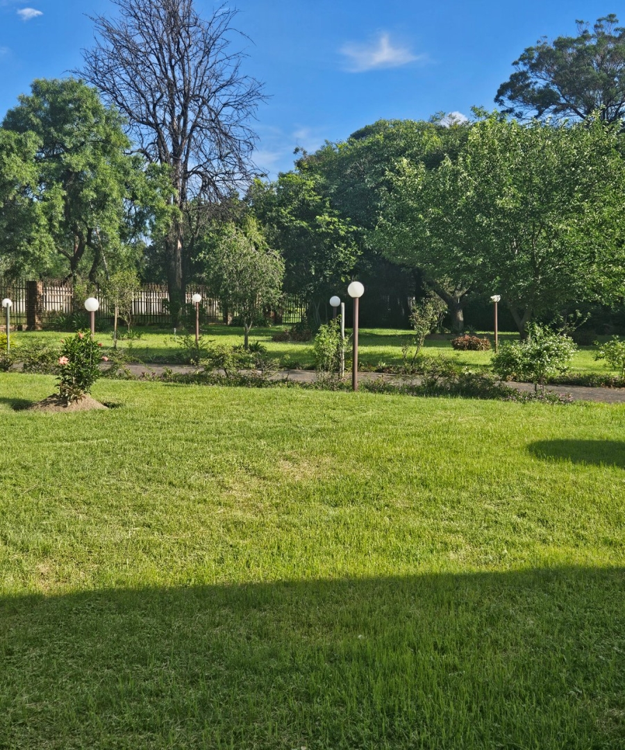 To Let 4 Bedroom Property for Rent in Randjesfontein A H Gauteng