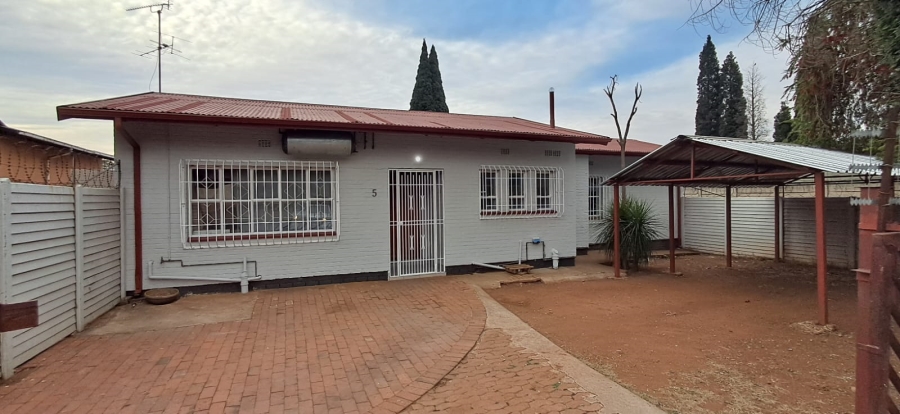 To Let 3 Bedroom Property for Rent in Elsburg Gauteng