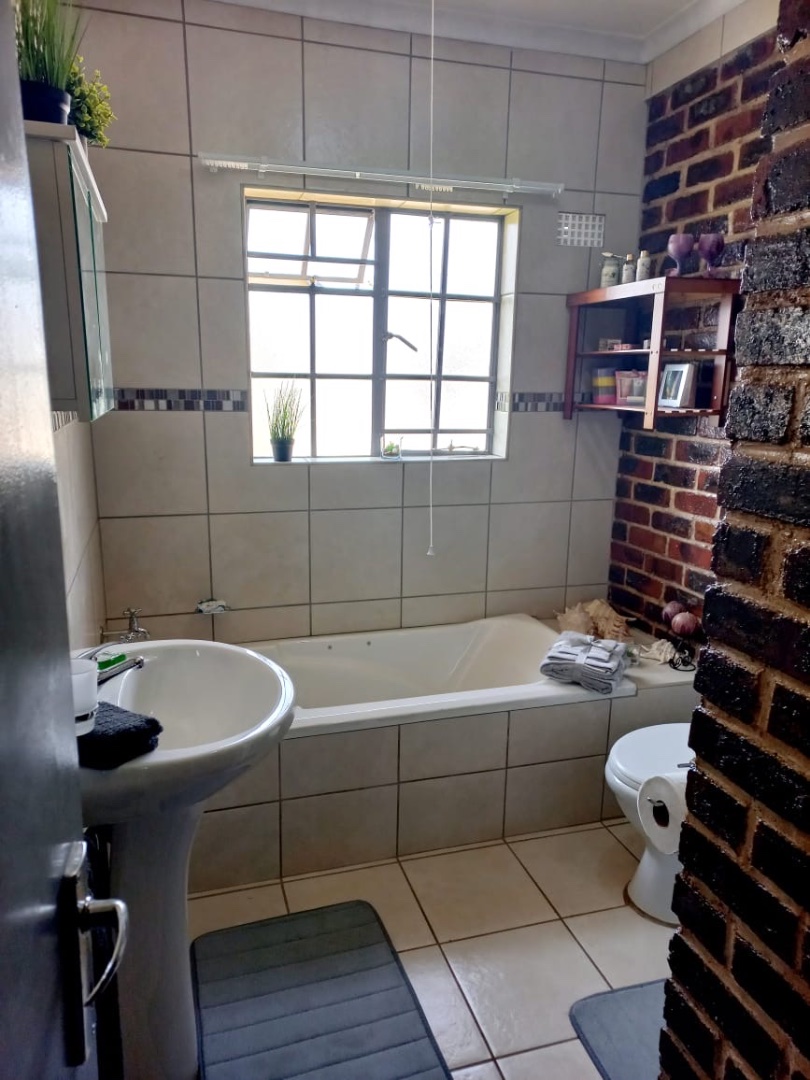 To Let 4 Bedroom Property for Rent in Rynfield Gauteng