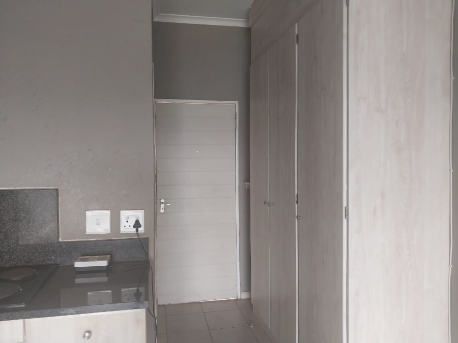 1 Bedroom Property for Sale in Hillcrest Gauteng