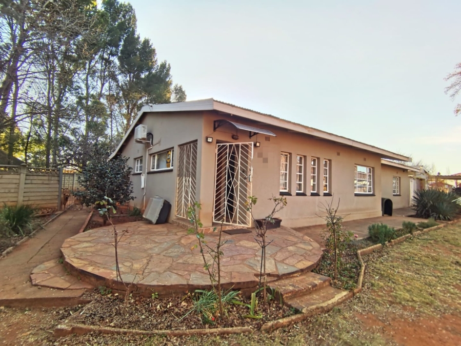 3 Bedroom Property for Sale in Kookrus Gauteng