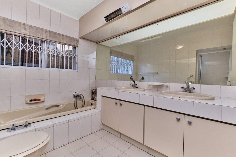 4 Bedroom Property for Sale in Morningside Gauteng