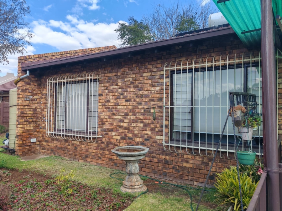 3 Bedroom Property for Sale in Wierda Park Gauteng