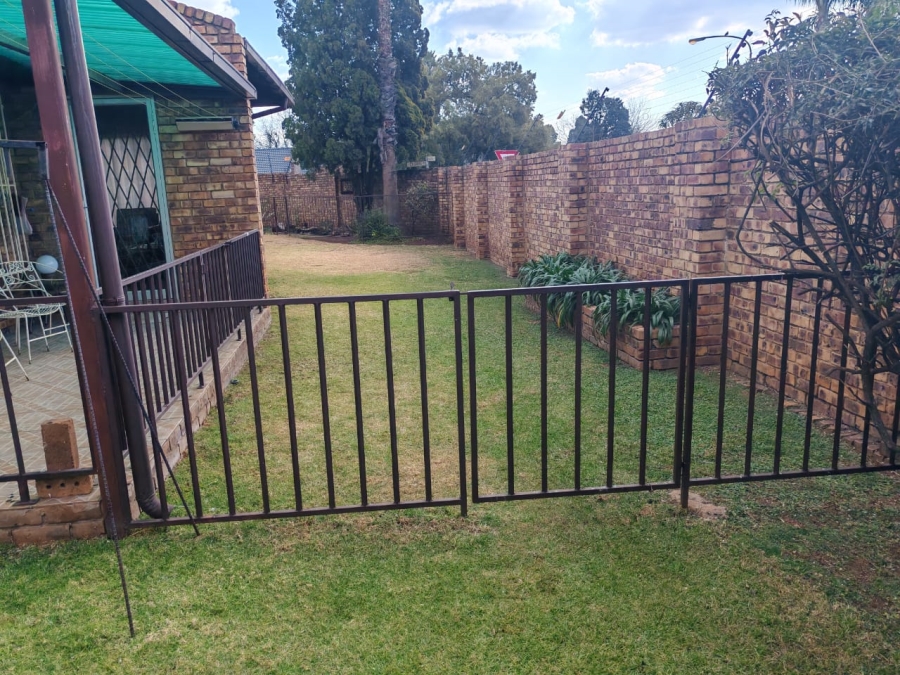 3 Bedroom Property for Sale in Wierda Park Gauteng