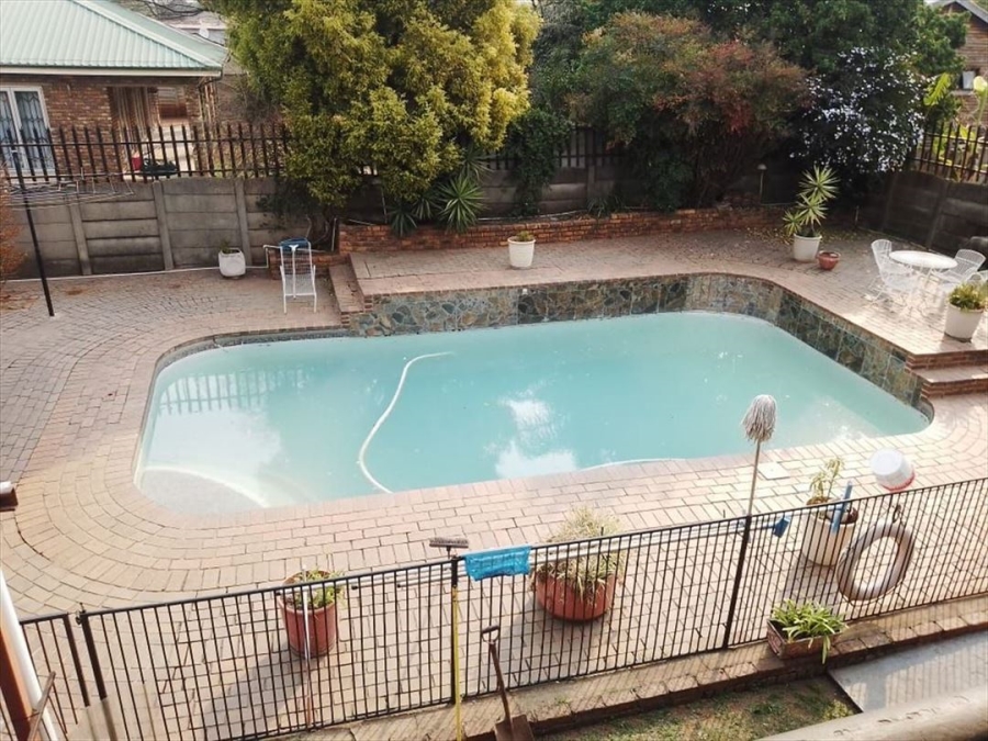 8 Bedroom Property for Sale in Lilianton Gauteng