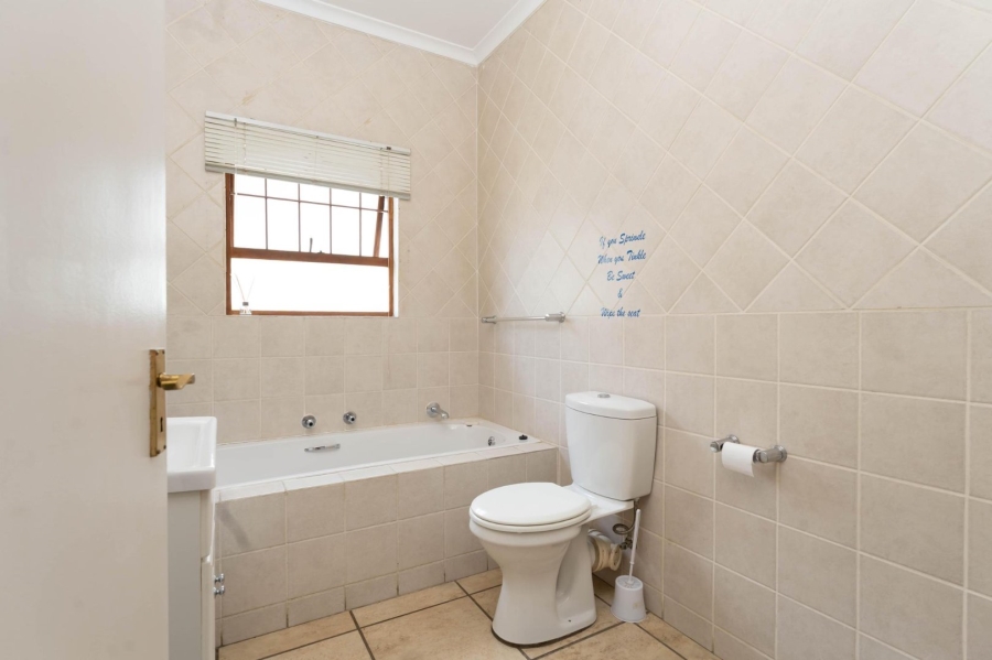 To Let 2 Bedroom Property for Rent in Paulshof Gauteng