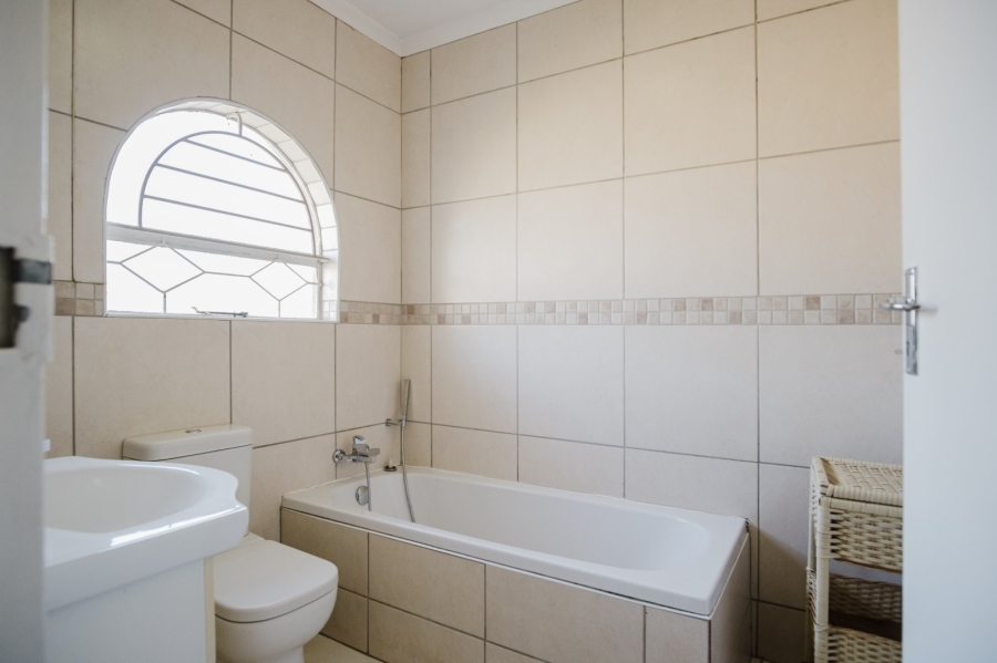 3 Bedroom Property for Sale in Glenvista Gauteng