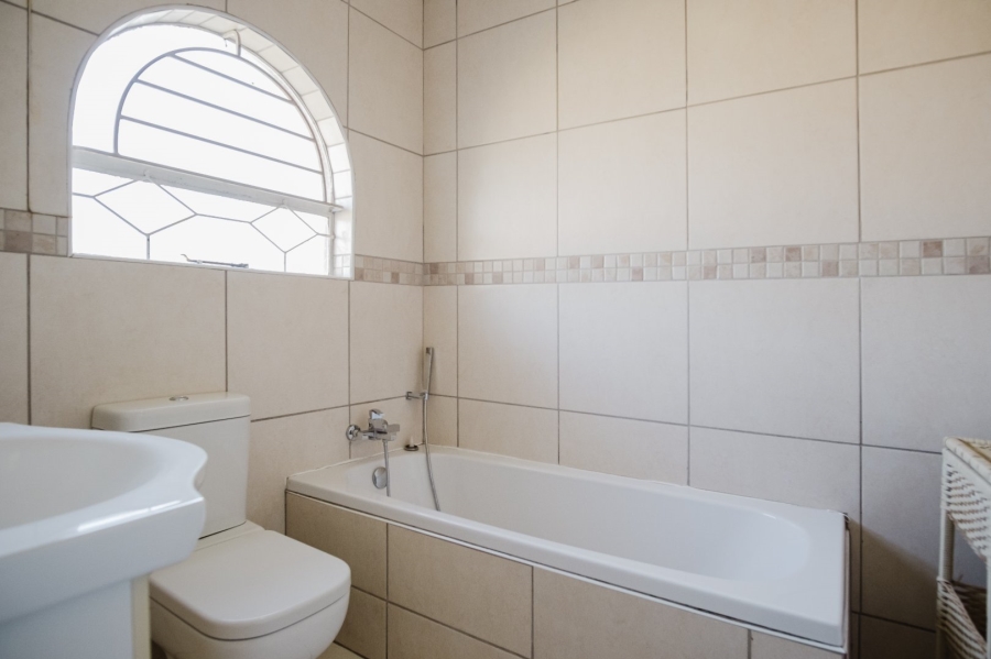 3 Bedroom Property for Sale in Glenvista Gauteng