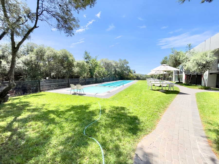 To Let 2 Bedroom Property for Rent in Fourways Gauteng