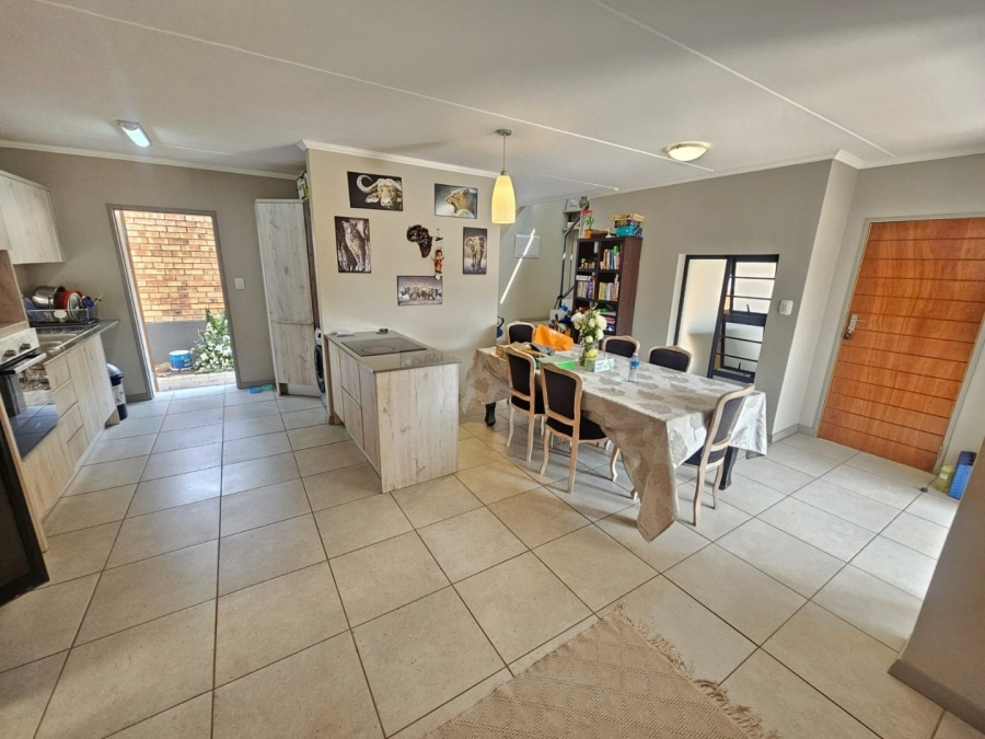 To Let 3 Bedroom Property for Rent in Amberfield Gauteng