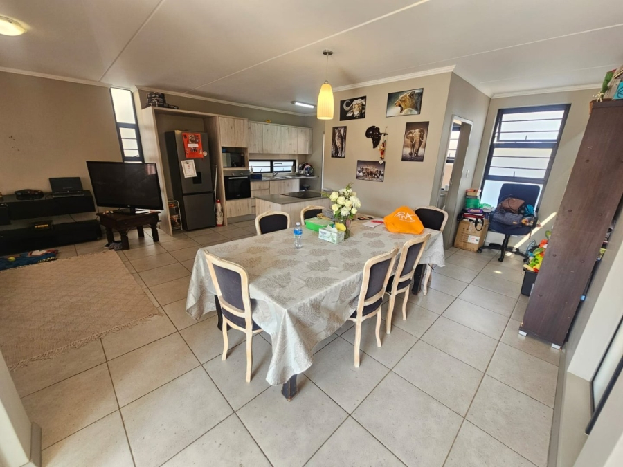 To Let 3 Bedroom Property for Rent in Amberfield Gauteng
