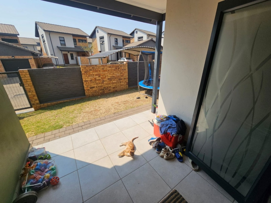 To Let 3 Bedroom Property for Rent in Amberfield Gauteng
