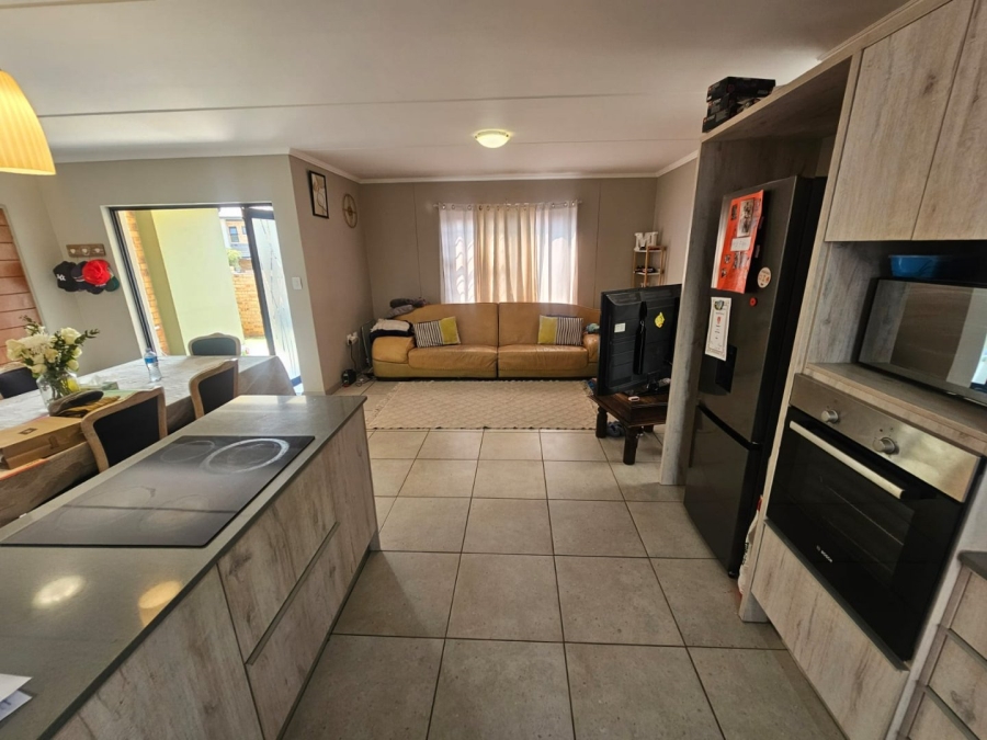 To Let 3 Bedroom Property for Rent in Amberfield Gauteng