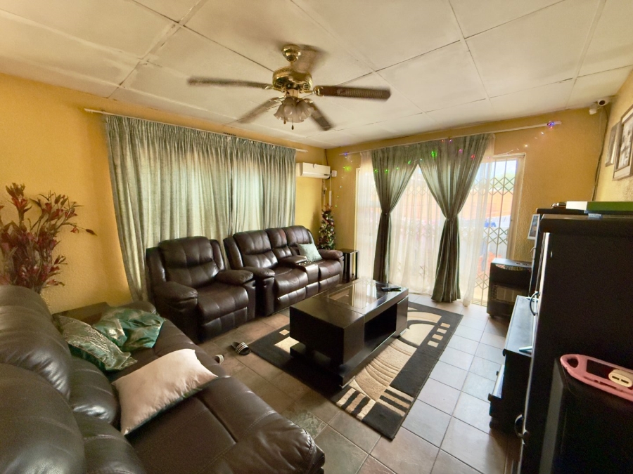 To Let 3 Bedroom Property for Rent in Kenilworth Gauteng