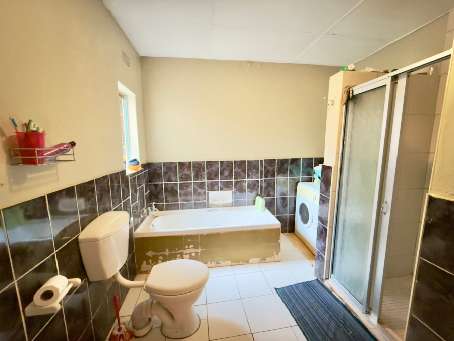 To Let 3 Bedroom Property for Rent in Kenilworth Gauteng
