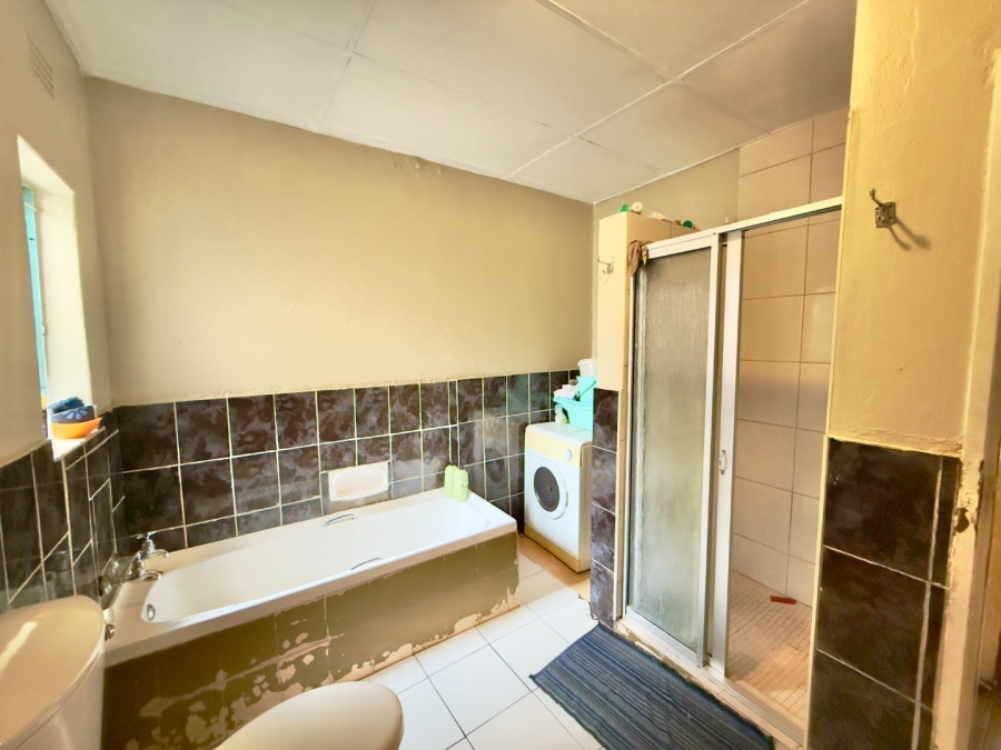 To Let 3 Bedroom Property for Rent in Kenilworth Gauteng