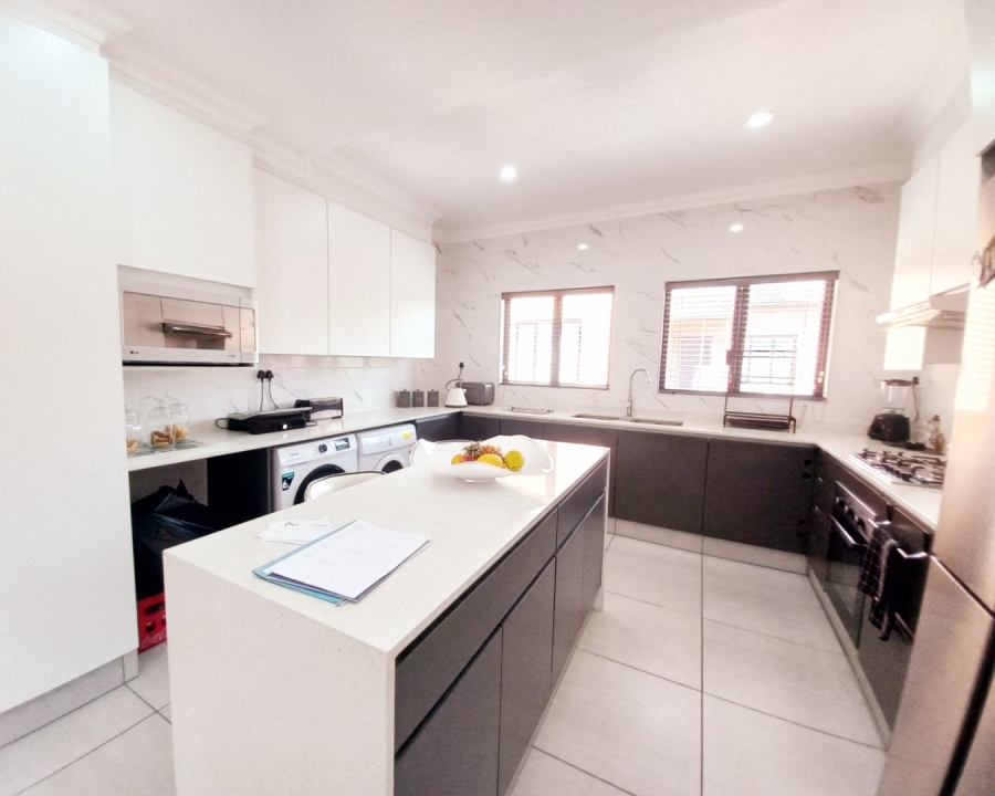 2 Bedroom Property for Sale in Buurendal Gauteng