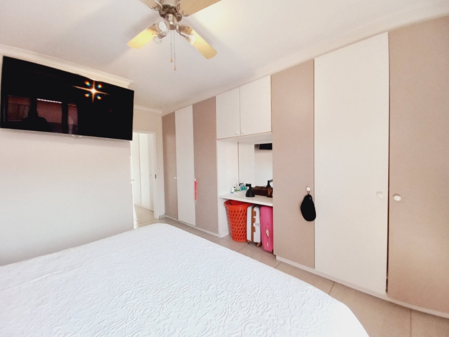 2 Bedroom Property for Sale in Buurendal Gauteng