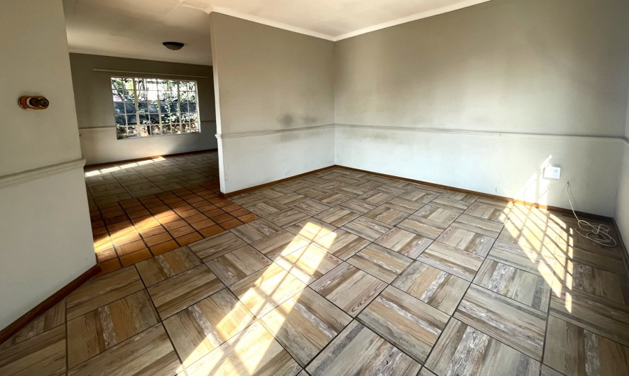 To Let 4 Bedroom Property for Rent in Eldoraigne Gauteng