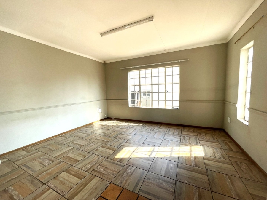 To Let 4 Bedroom Property for Rent in Eldoraigne Gauteng