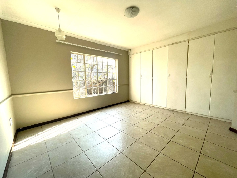 To Let 4 Bedroom Property for Rent in Eldoraigne Gauteng