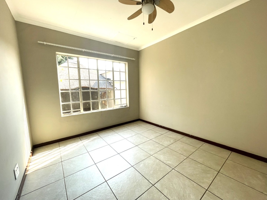 To Let 4 Bedroom Property for Rent in Eldoraigne Gauteng