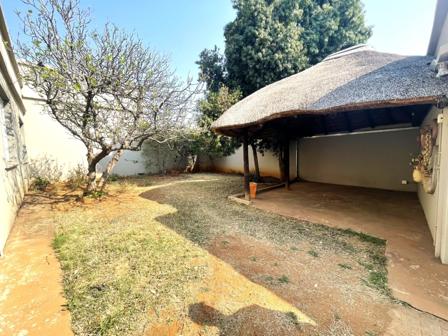 To Let 4 Bedroom Property for Rent in Eldoraigne Gauteng