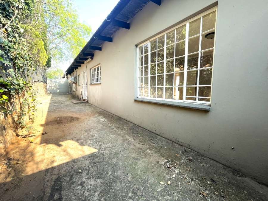 To Let 4 Bedroom Property for Rent in Eldoraigne Gauteng